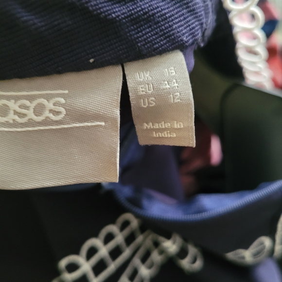 Asos embroidered dress - Picture 6 of 6